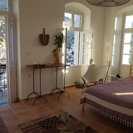 Maison Avec Terrasses Et Vues Sými Luaran gambar