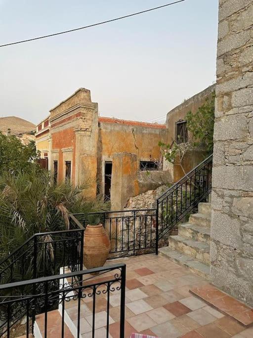 Maison Avec Terrasses Et Vues Sými Luaran gambar