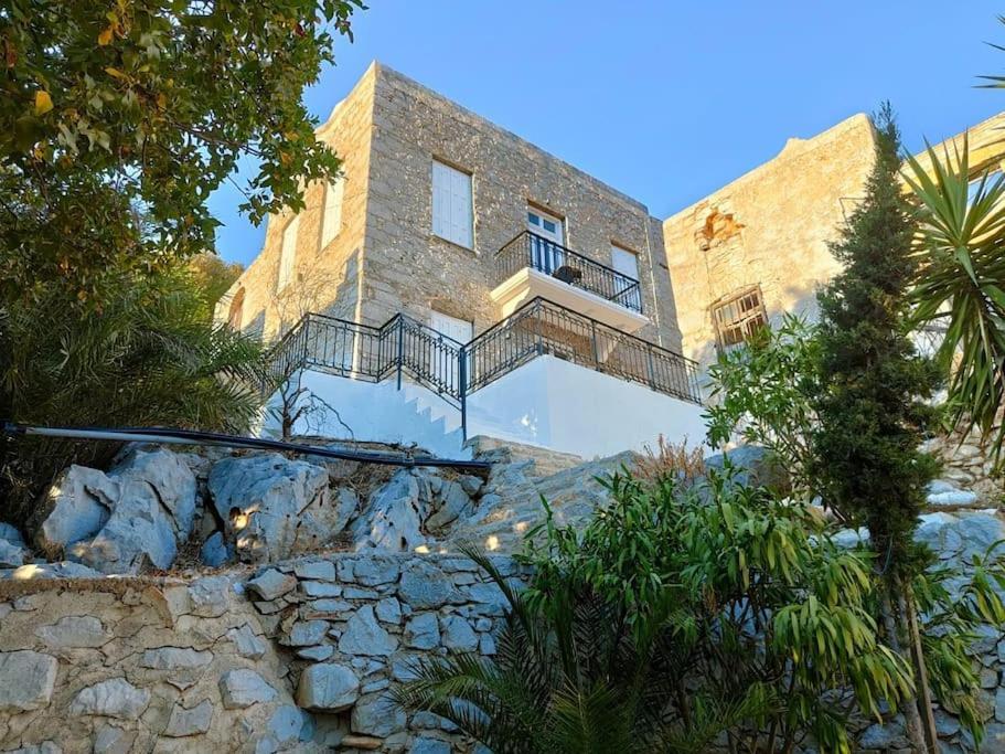 Maison Avec Terrasses Et Vues Sými Luaran gambar