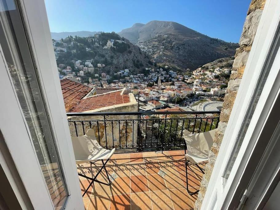 Maison Avec Terrasses Et Vues Sými Luaran gambar