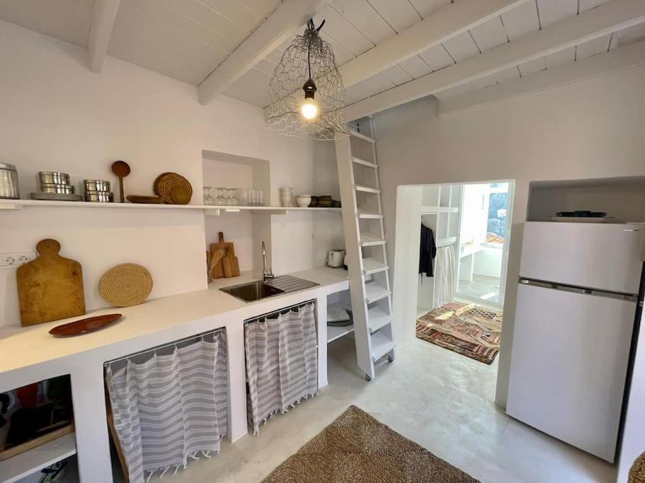 Maison Avec Terrasses Et Vues Sými Luaran gambar