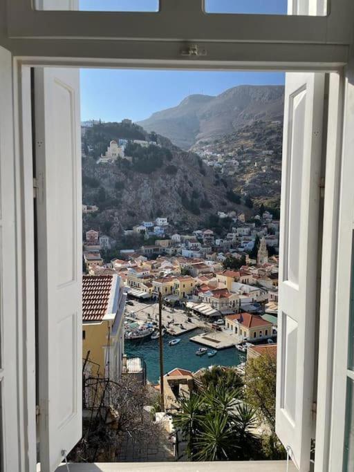 Maison Avec Terrasses Et Vues Sými Luaran gambar