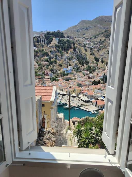 Maison Avec Terrasses Et Vues Sými Luaran gambar