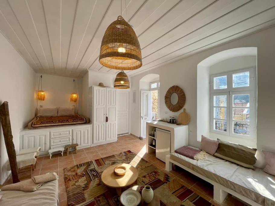 Maison Avec Terrasses Et Vues Sými Luaran gambar