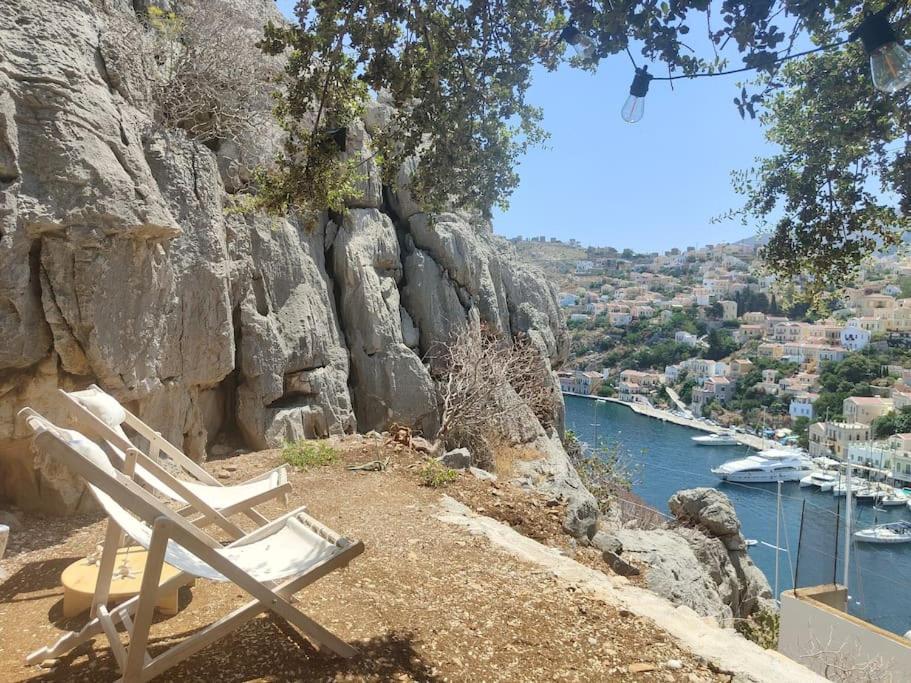 Maison Avec Terrasses Et Vues Sými Luaran gambar