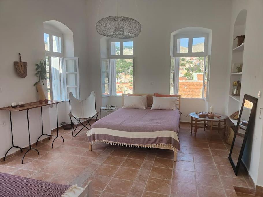 Maison Avec Terrasses Et Vues Sými Luaran gambar